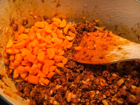 Sauce Bolognese im Bräter