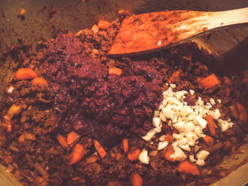 Sauce Bolognese im Bräter