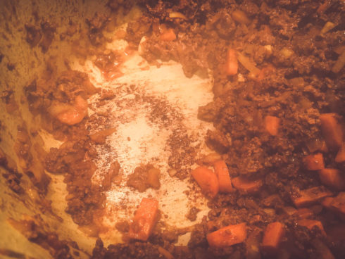 Sauce Bolognese im Bräter: Röstaromen