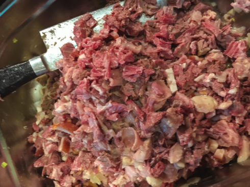 Suppenfleisch würfeln