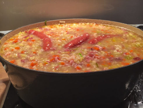 Graupeneintopf köcheln lassen