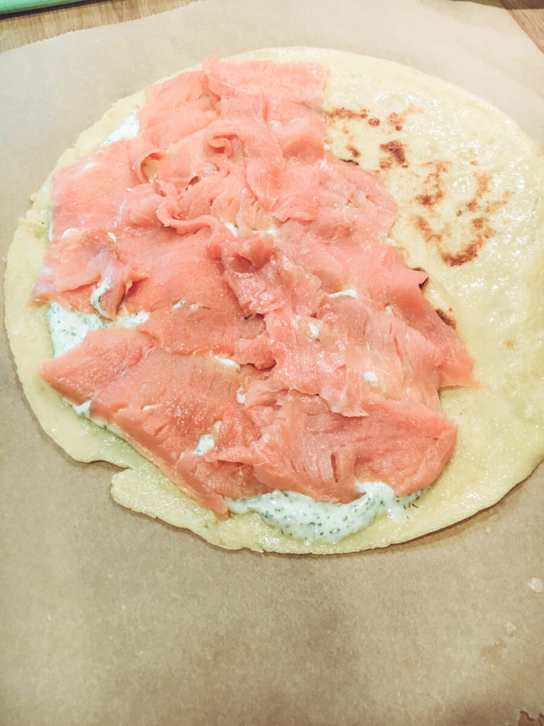 Crêpes-Lachs-Röllchen • leckersein ° Foodblog vom Niederrhein Crêpes-Lachs-Röllchen • leckersein ° Foodblog vom Niederrhein