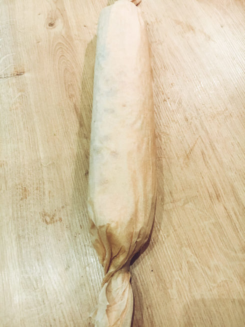 in Backpapier verpacken und kaltstellen