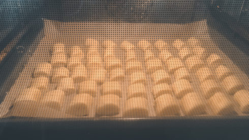 Weihnachtsplätzchen backen im Backofen