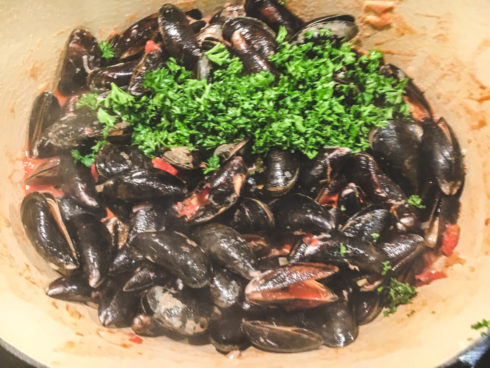 gehackte Petersilie dazugeben