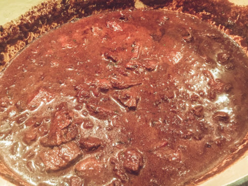 fertiges Wildragout/ Hirsch-Gulasch mit weihnachtlichen Gewürzen