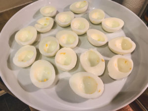 gefüllte Senf-Eier
