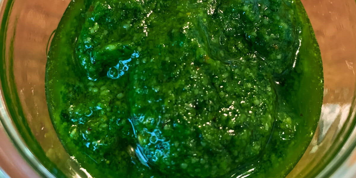 selbstgemachtes Bärlauch-Pesto selbstgemachtes Bärlauch-Pesto