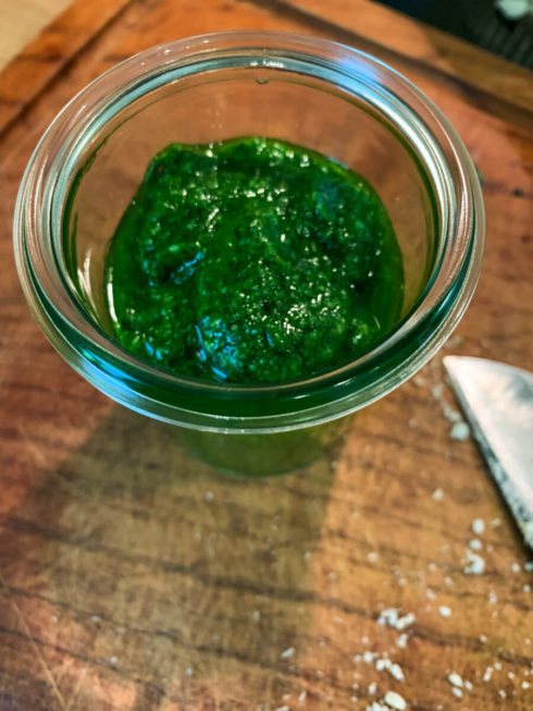selbstgemachtes Bärlauch-Pesto