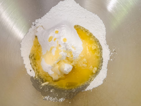 Zitronen-Frosting herstellen