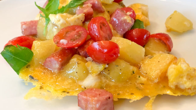 Bauern-Omelette mit Katroffeln und Mettwurst