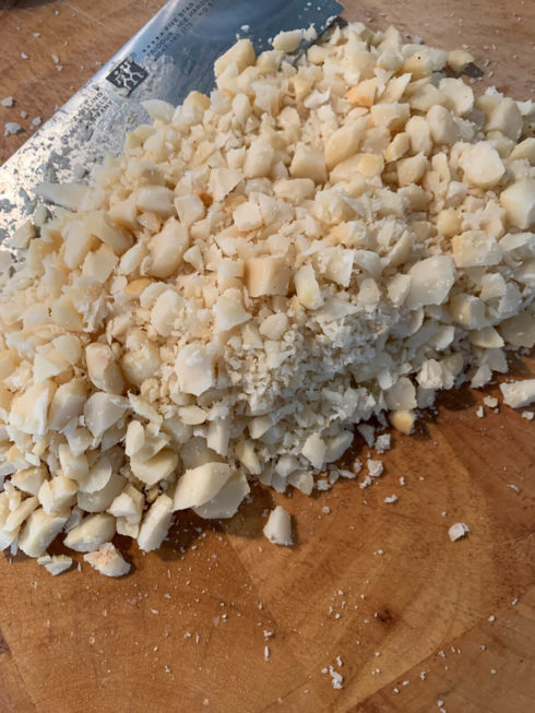 Plätzchen backen - Salzkaramell-Rauten mit Macadamia-Nüssen