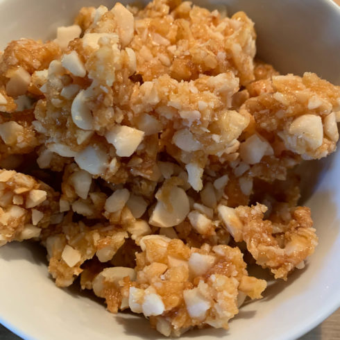 Plätzchen backen - Salzkaramell-Rauten mit Macadamia-Nüssen