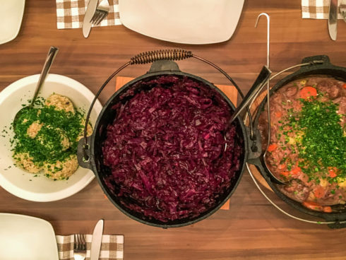 selbstgemachter Rotkohl mit Wildschweinragout